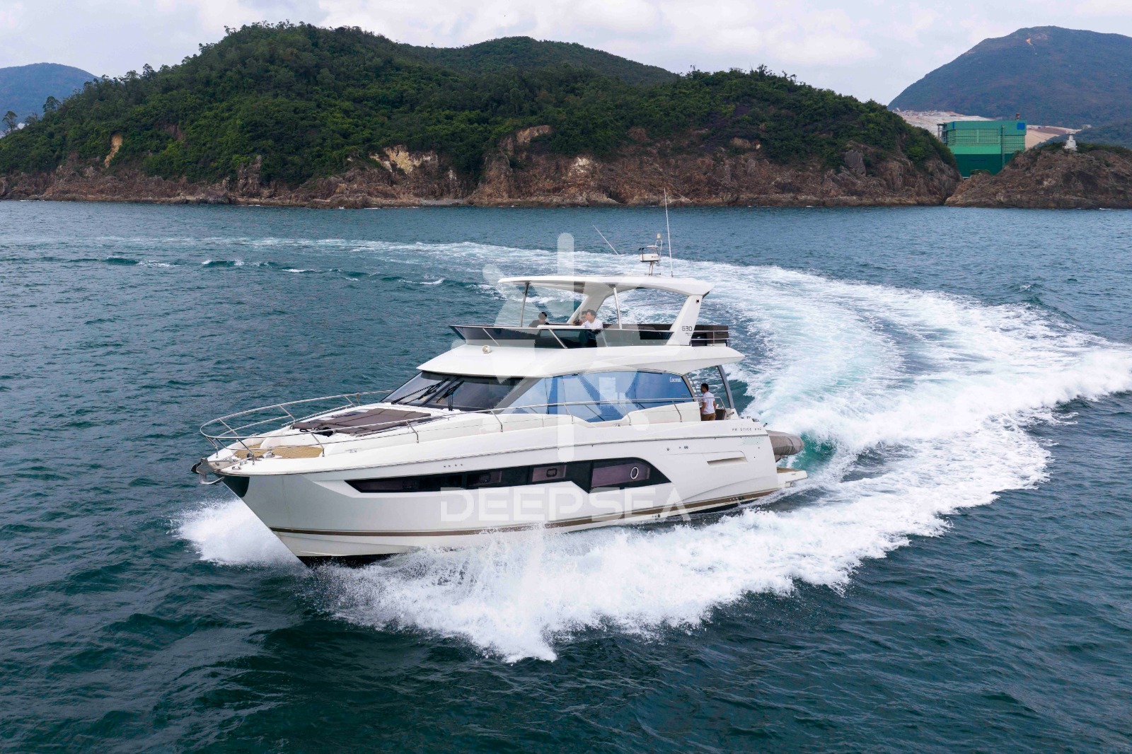 遊艇出售:2019 Jeanneau Prestige 630 豪華飛橋遊艇